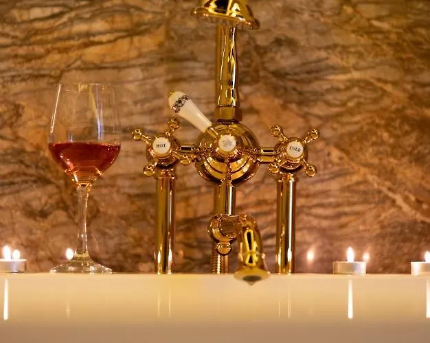 דירה Hidden Bank: First Million