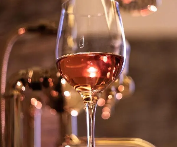 Hidden Bank: First Million דירה