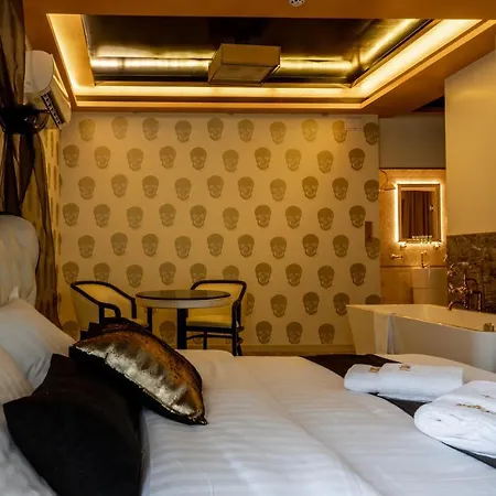 Hidden Bank: First Million Appartement