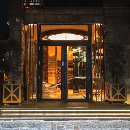 Hidden Bank: First Million Appartement *