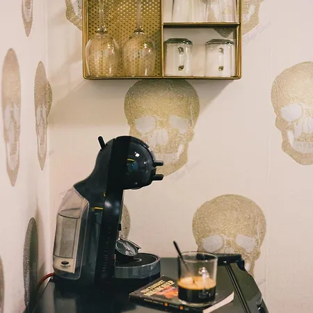 Hidden Bank: First Million Appartement *