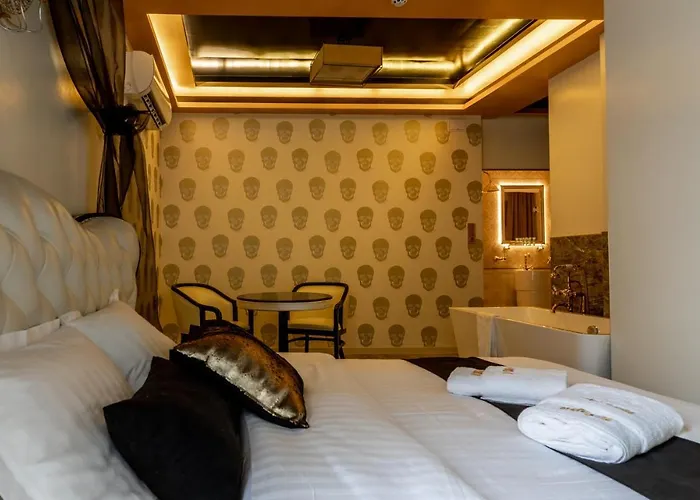 Hidden Bank: First Million Appartement