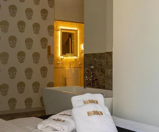 Appartement Hidden Bank: First Million