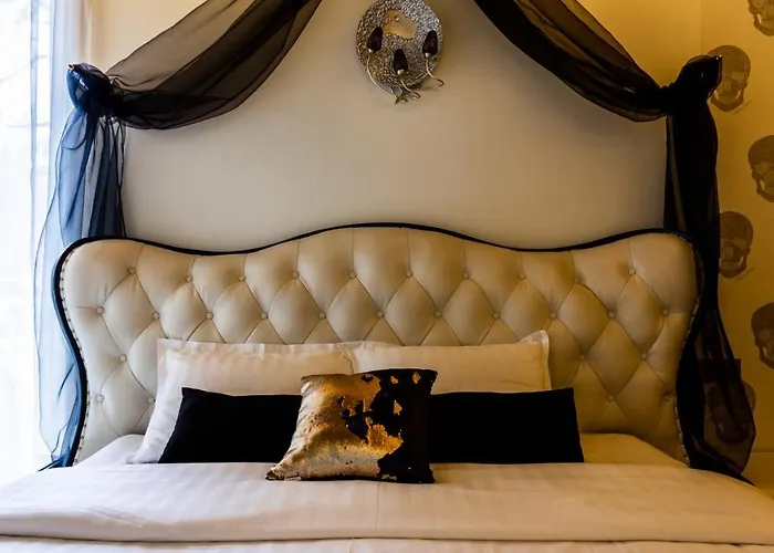 Apartment Hidden Bank: First Million *