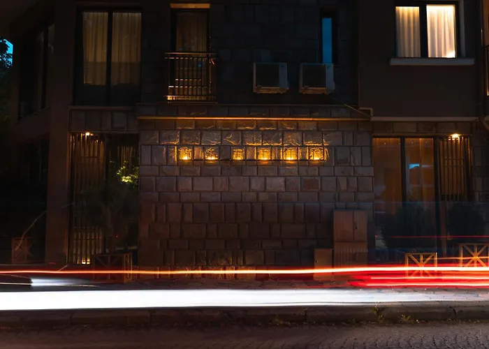 Hidden Bank: First Million Appartement *