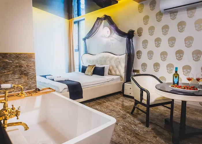 Hidden Bank: First Million Appartement *